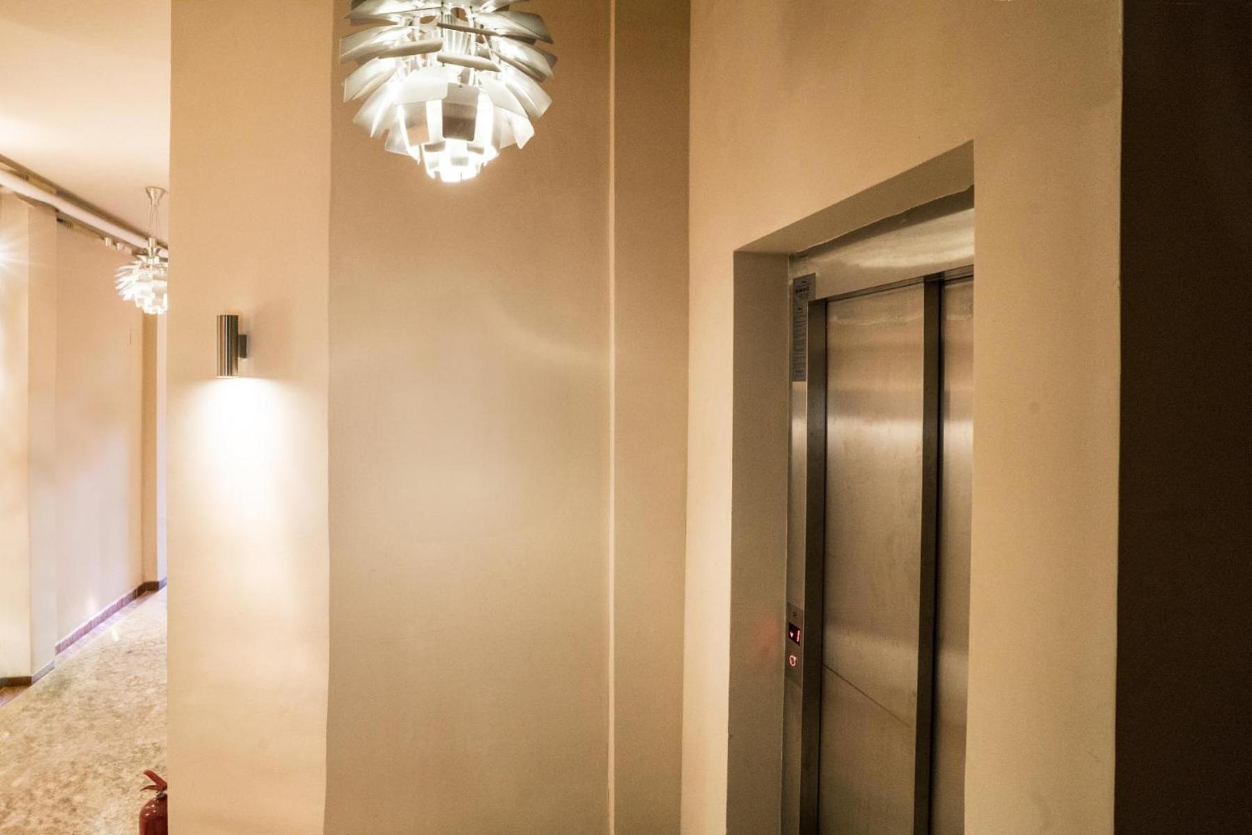 Athenaeum Spacious& Cozy 1Br Prime Location W Balcony ブカレスト エクステリア 写真