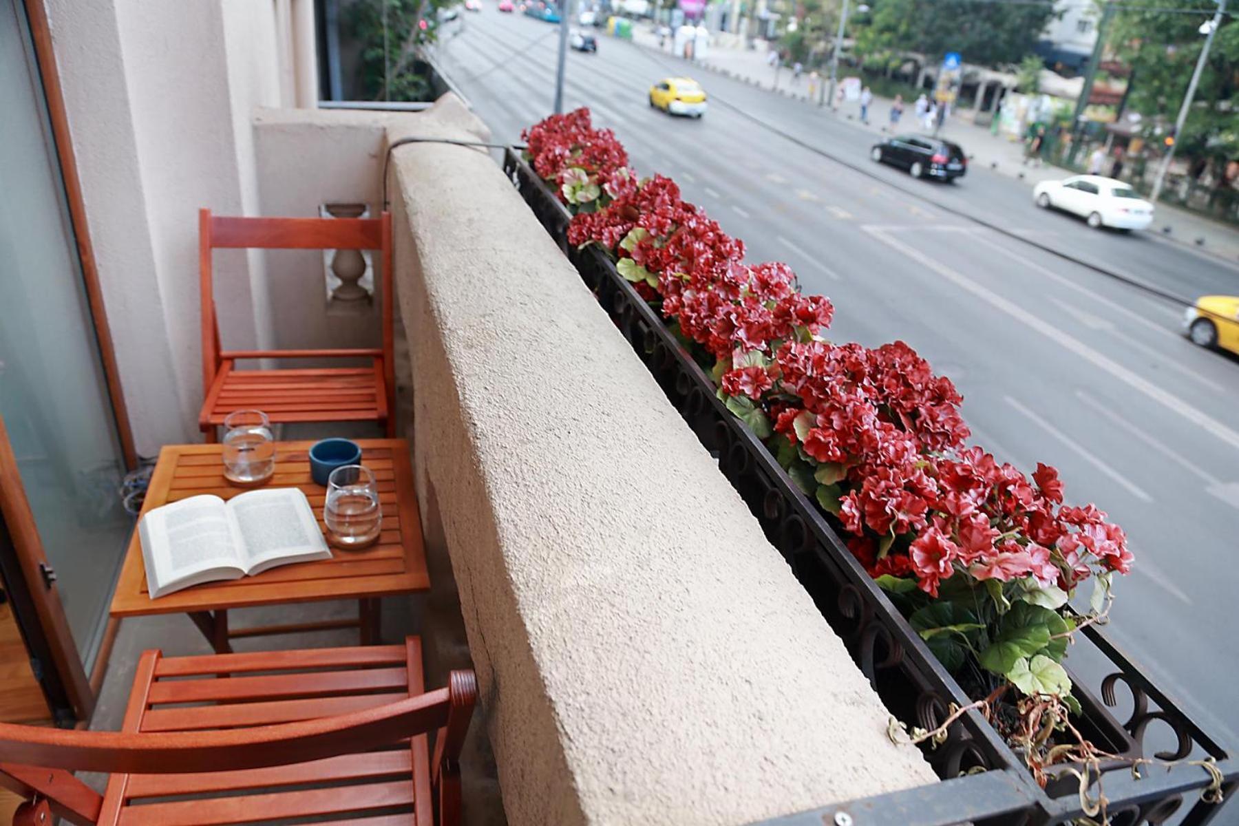 Athenaeum Spacious& Cozy 1Br Prime Location W Balcony ブカレスト エクステリア 写真