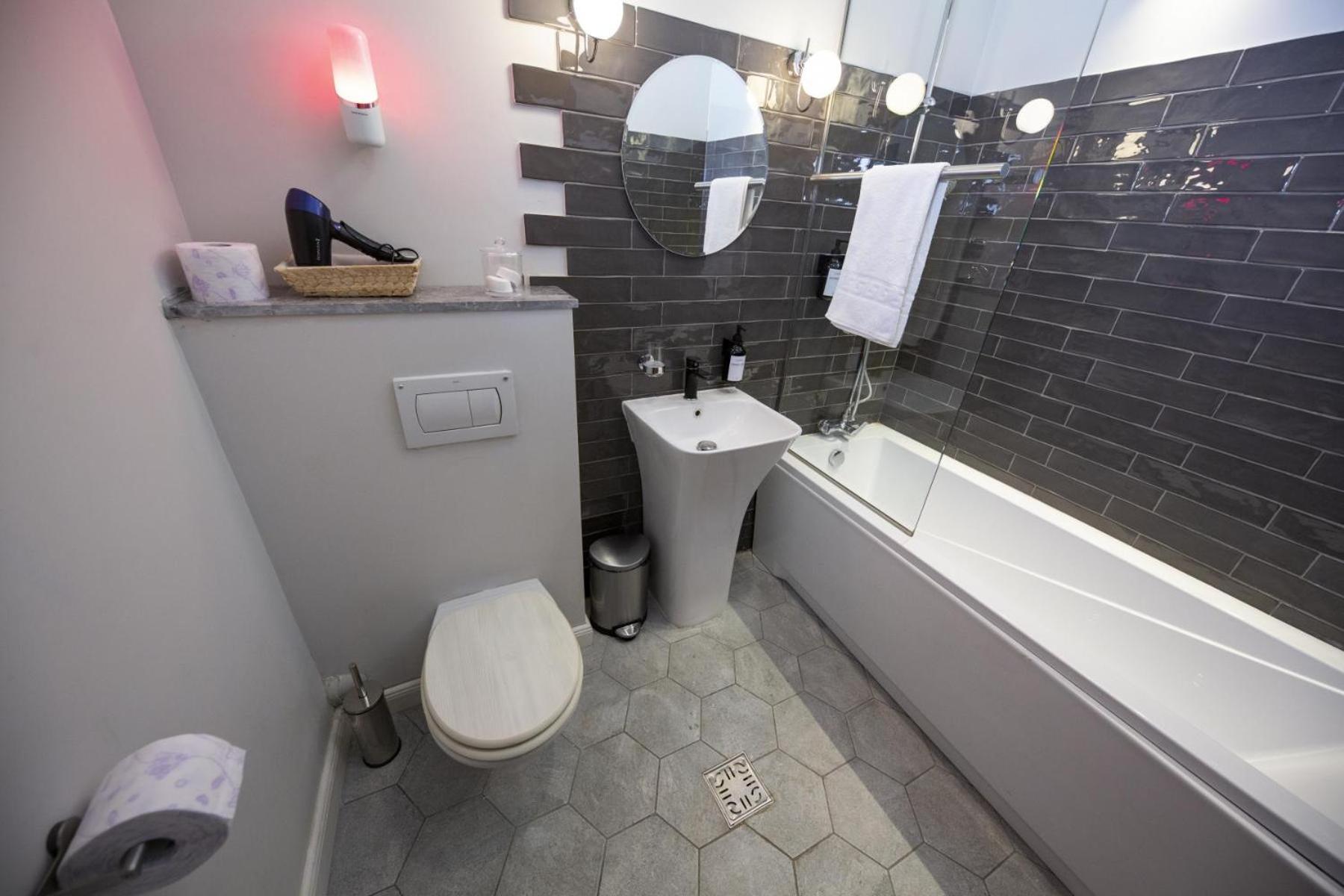 Athenaeum Spacious& Cozy 1Br Prime Location W Balcony ブカレスト エクステリア 写真