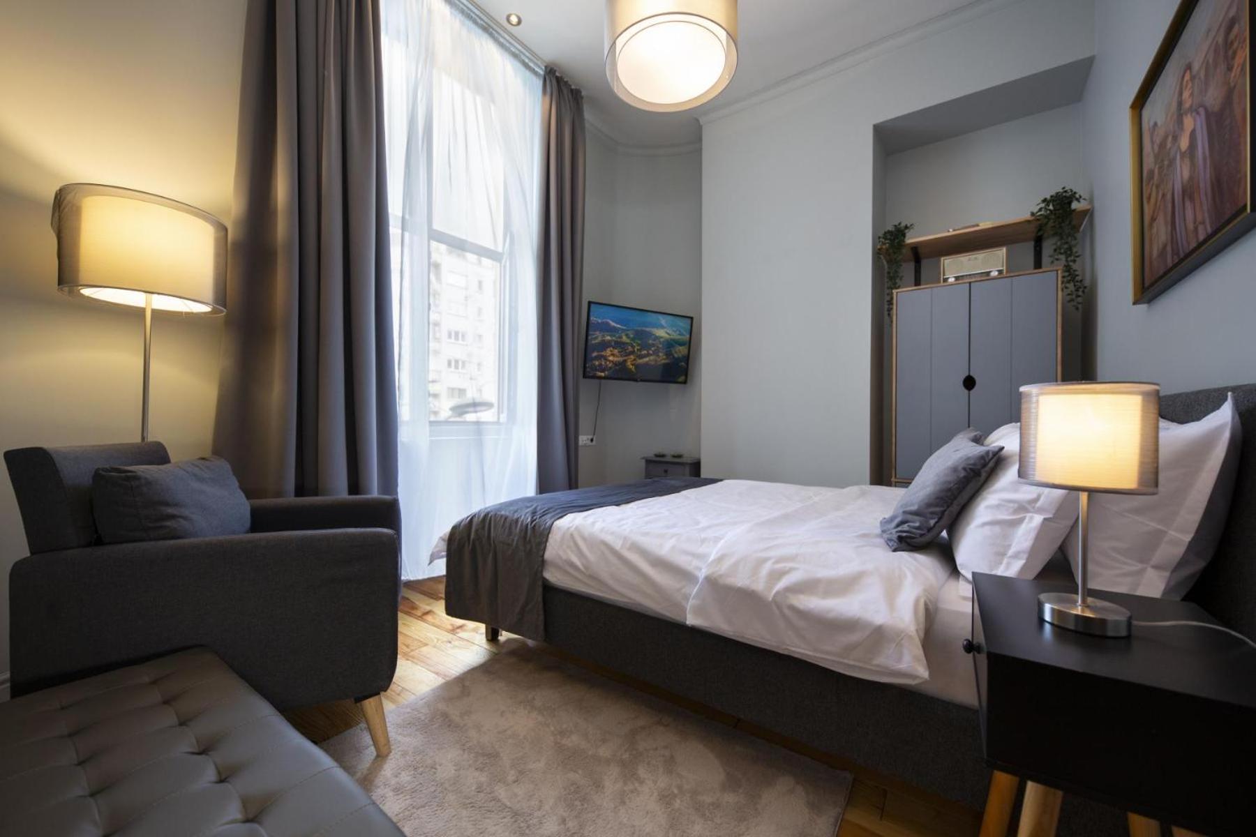 Athenaeum Spacious& Cozy 1Br Prime Location W Balcony ブカレスト エクステリア 写真